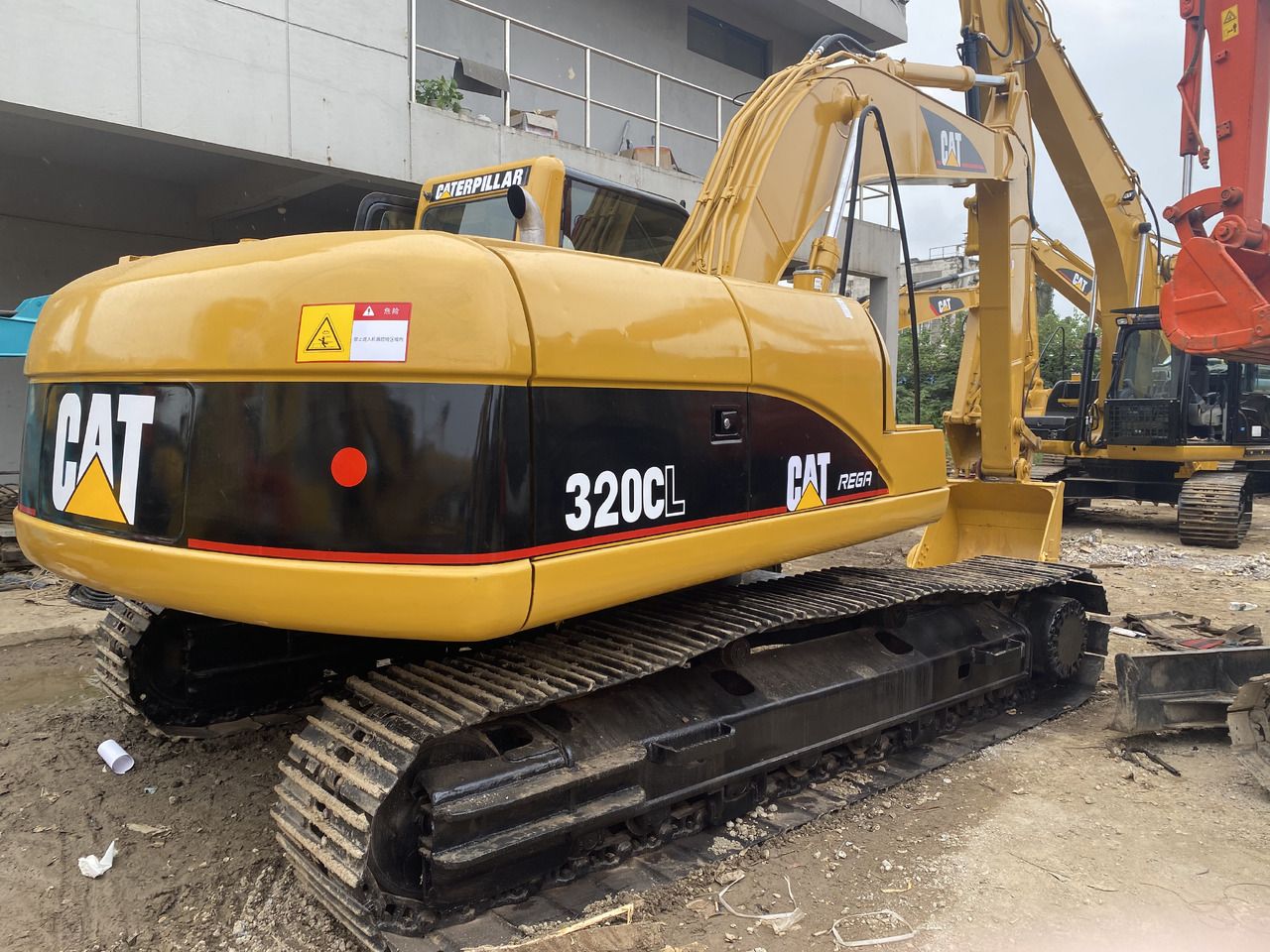 2017 Caterpillar 320CL Raupenbagger, Ansicht von hinten dreiviertel 2017 Caterpillar 320CL Raupenbagger, Ansicht von hinten dreiviertel