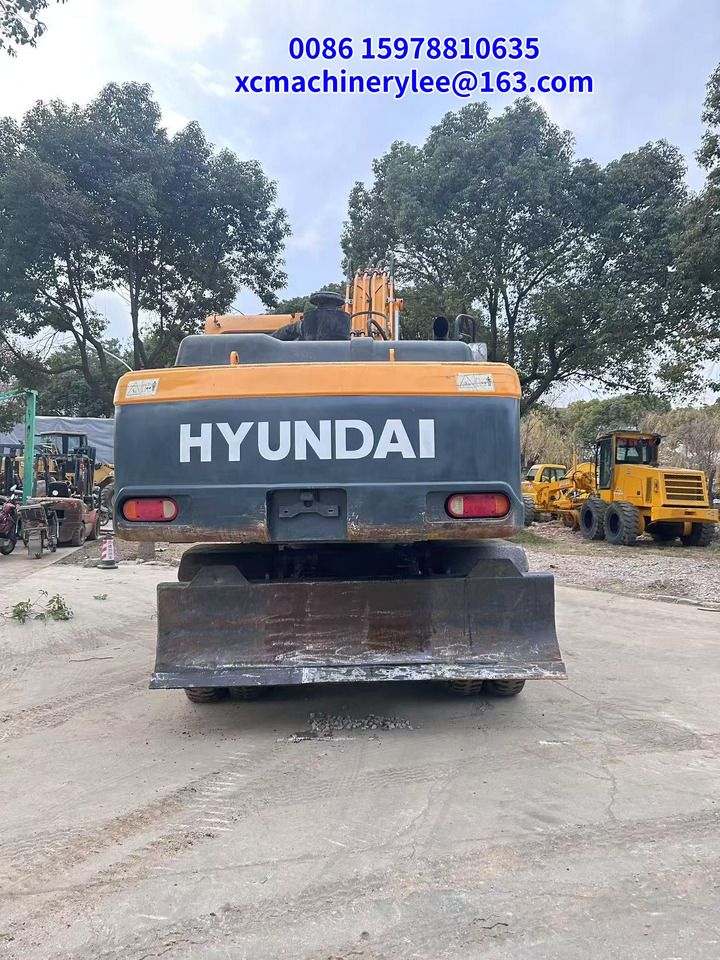 2023 Hyundai R210W-9 wheel excavator rear view 2023 Hyundai R210W-9 wheel excavator rear view