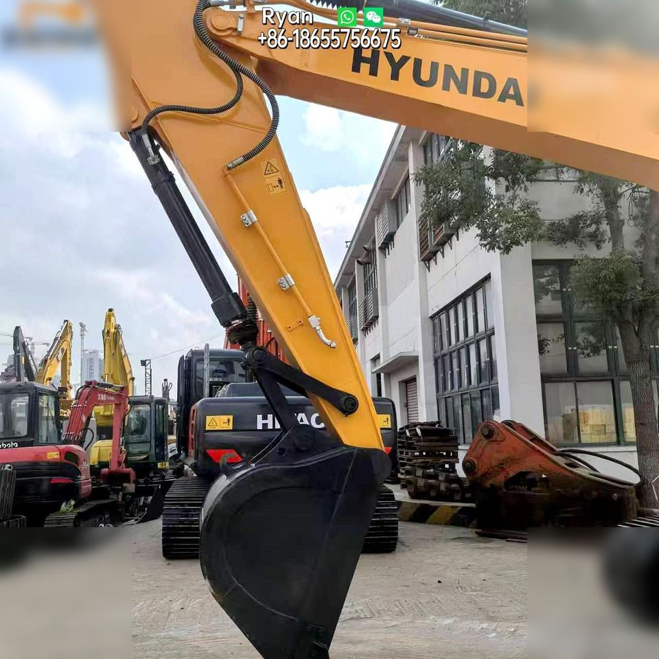 2023 Hyundai R220LC-9S crawler excavator boom and bucket view 2023 Hyundai R220LC-9S crawler excavator boom and bucket view