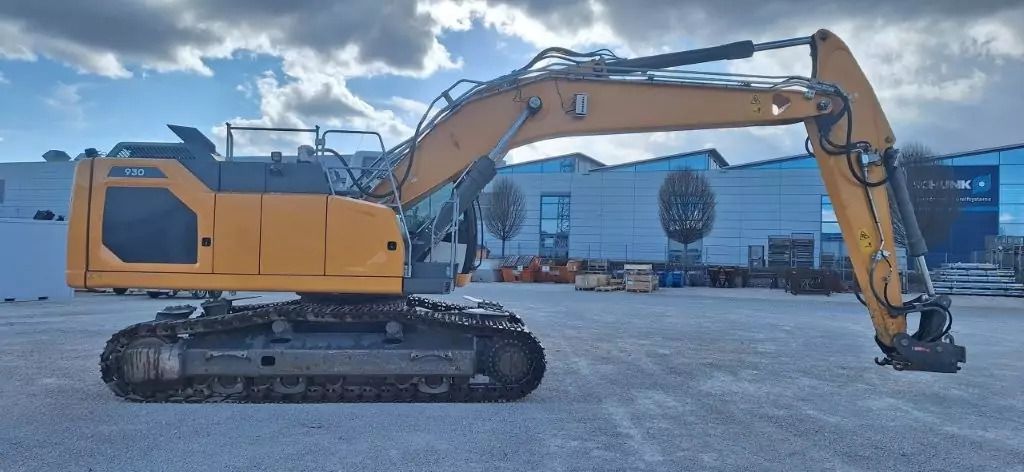 2024 Liebherr R930 NLC crawler excavator side view 2024 Liebherr R930 NLC crawler excavator side view