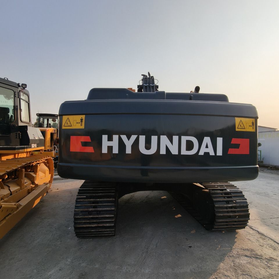 2024 Hyundai R220LC-9S crawler excavator rear view