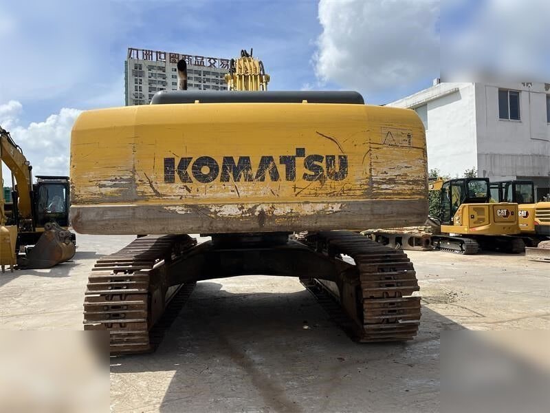 2024 Komatsu PC400-8 crawler excavator rear view 2024 Komatsu PC400-8 crawler excavator rear view