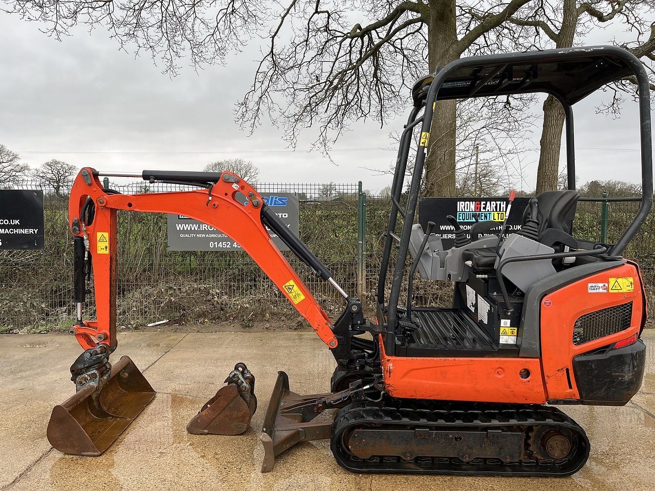 2021 Kubota KX015-4 mini excavator side view