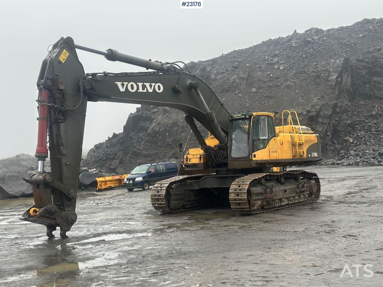 2012 Volvo EC700CL crawler excavator, side profile view 2012 Volvo EC700CL crawler excavator, side profile view
