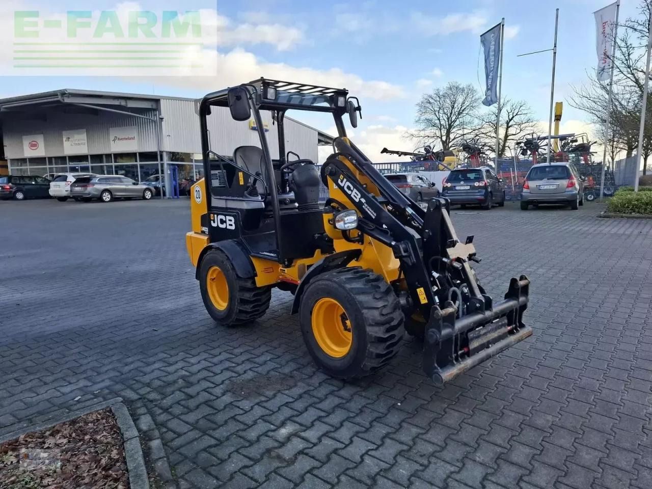 2022 JCB 403PLUS AGRI mini excavator, three-quarter front view 2022 JCB 403PLUS AGRI mini excavator, three-quarter front view