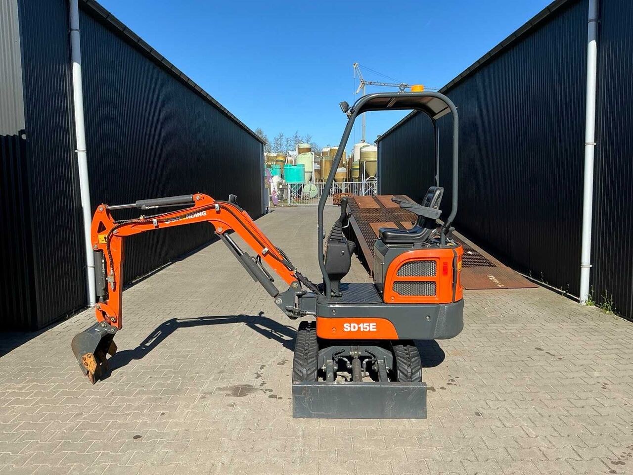 Kubota SD15E mini excavator, side view