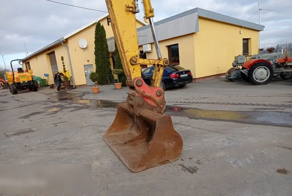2018 Komatsu PC210LC-11 crawler excavator bucket and boom detail 2018 Komatsu PC210LC-11 crawler excavator bucket and boom detail