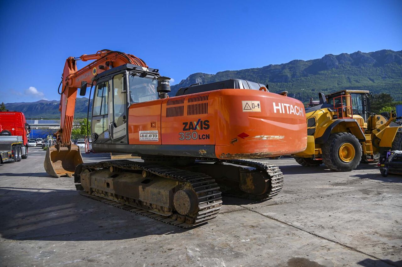 2008 Hitachi Zaxis 350LCN crawler excavator, rear three-quarter view 2008 Hitachi Zaxis 350LCN crawler excavator, rear three-quarter view