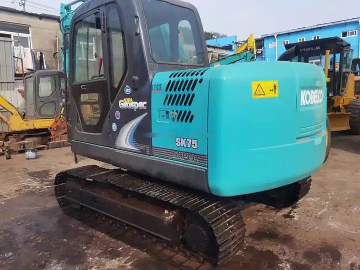 2022 Kobelco SK75-8 mini excavator rear three-quarter view 2022 Kobelco SK75-8 mini excavator rear three-quarter view