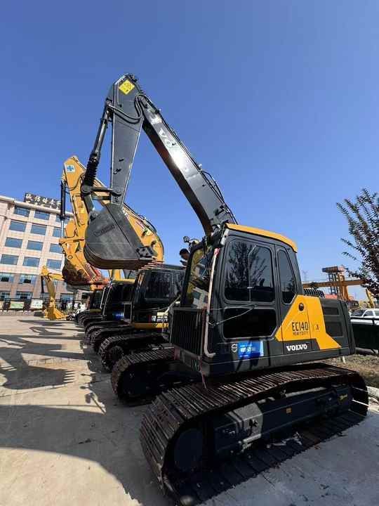 2023 Volvo EC140 crawler excavator, side view 2023 Volvo EC140 crawler excavator, side view