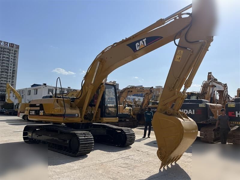 2022 Caterpillar 320BL crawler excavator, side view 2022 Caterpillar 320BL crawler excavator, side view