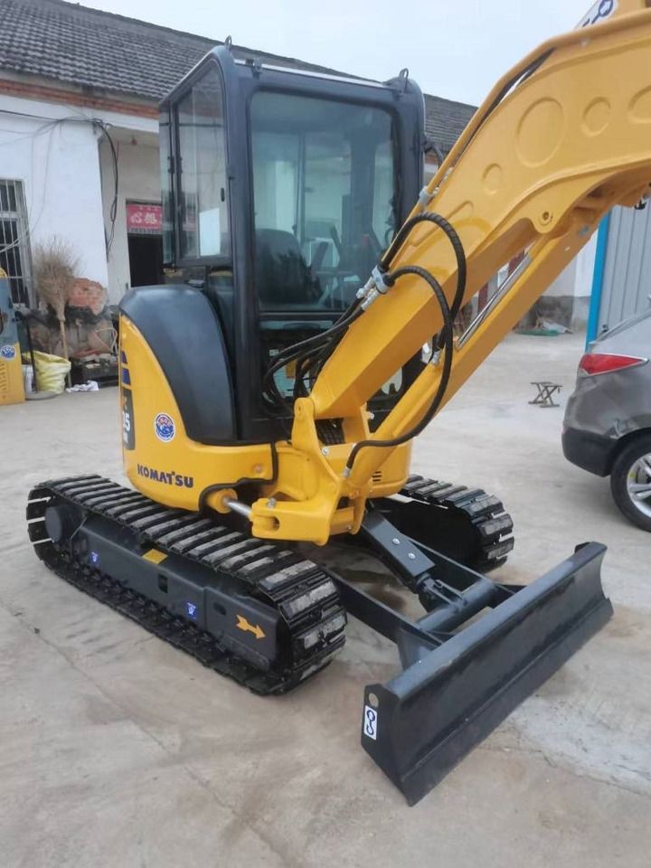 2023 Komatsu PC35MR mini excavator, front three-quarter view 2023 Komatsu PC35MR mini excavator, front three-quarter view