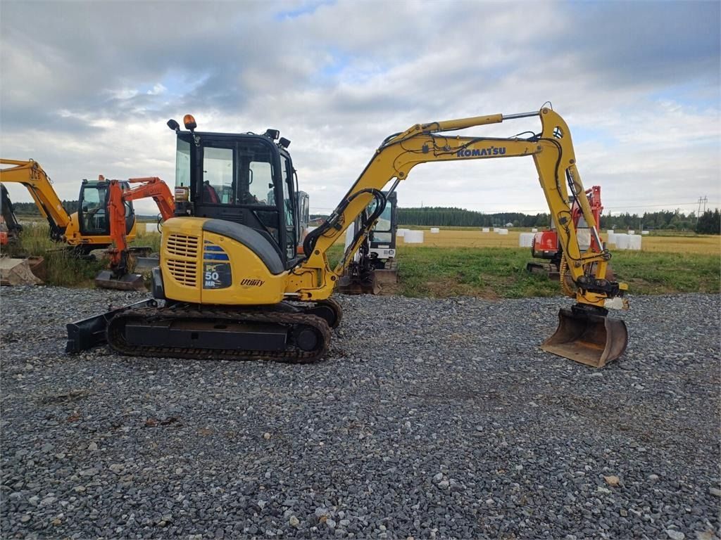 2005 Komatsu PC50MR-2 mini excavator, side view 2005 Komatsu PC50MR-2 mini excavator, side view
