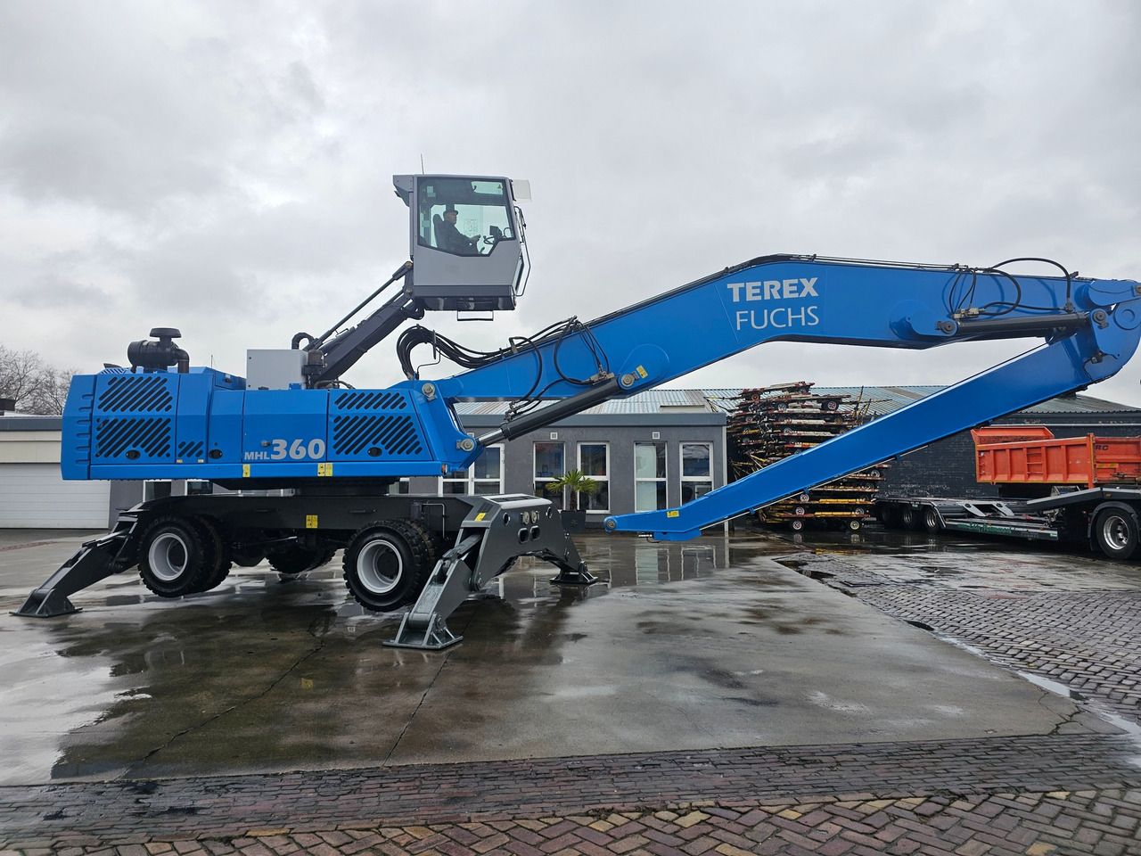 2012 Fuchs MHL360 material handler, side view 2012 Fuchs MHL360 material handler, side view