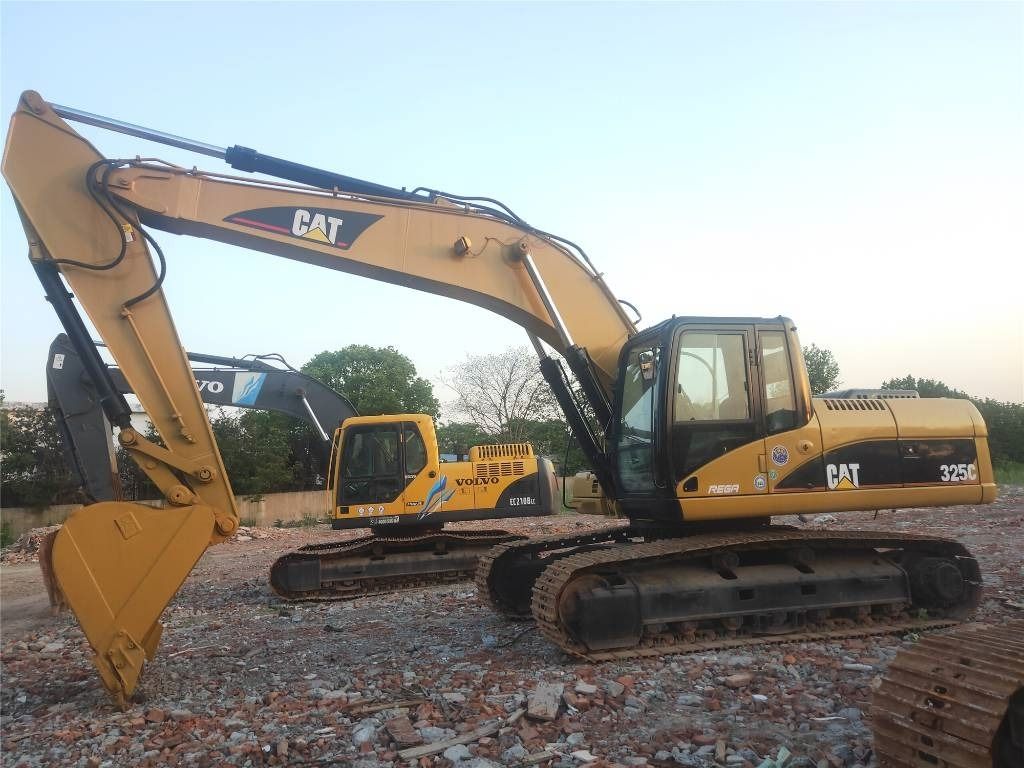 2021 Caterpillar 325C crawler excavator, side profile view 2021 Caterpillar 325C crawler excavator, side profile view