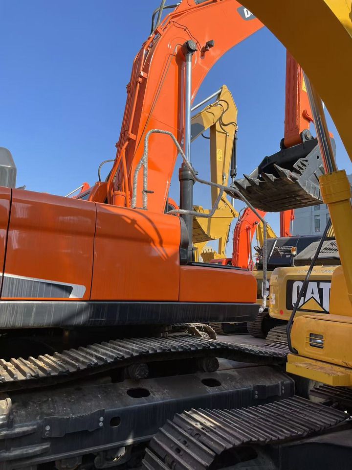 Doosan DX340LC-9C crawler excavator side view Doosan DX340LC-9C crawler excavator side view