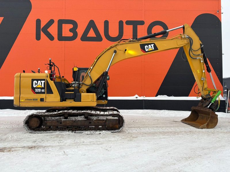 2018 Caterpillar 320GC crawler excavator, side view 2018 Caterpillar 320GC crawler excavator, side view