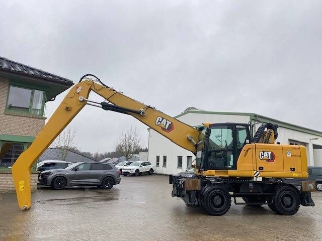 2020 Caterpillar MH3022 material handler side view 2020 Caterpillar MH3022 material handler side view