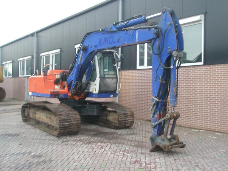 2007 Liebherr R900C crawler excavator, side view 2007 Liebherr R900C crawler excavator, side view