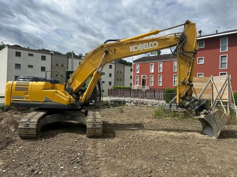 2021 Kobelco SK210LC-11 crawler excavator, side view 2021 Kobelco SK210LC-11 crawler excavator, side view