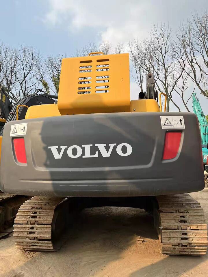 2018 Volvo EC210BLC crawler excavator rear view 2018 Volvo EC210BLC crawler excavator rear view