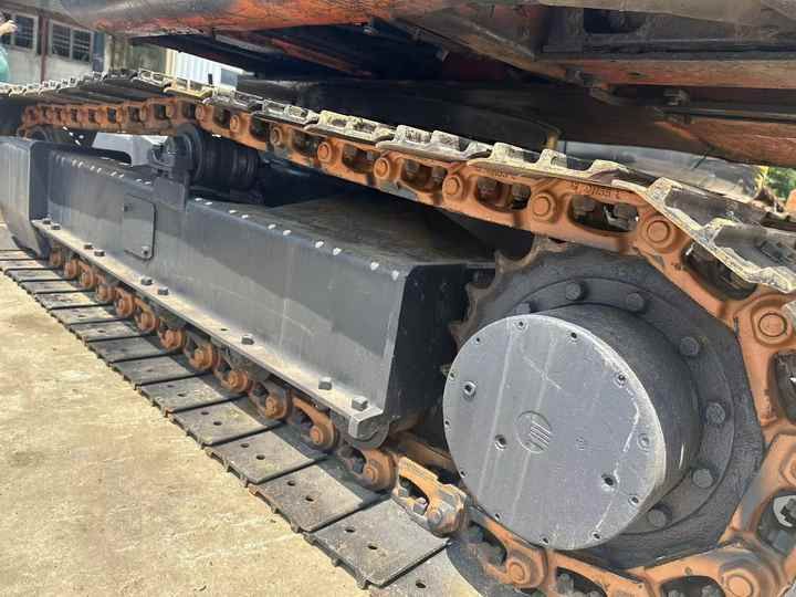 2023 Doosan DH55 crawler excavator undercarriage view 2023 Doosan DH55 crawler excavator undercarriage view
