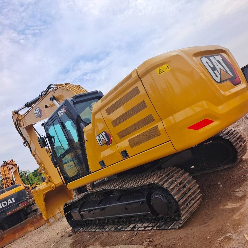 2024 Caterpillar 330GC crawler excavator, rear three-quarter view 2024 Caterpillar 330GC crawler excavator, rear three-quarter view
