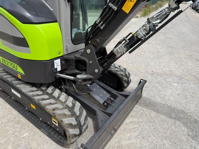 2026 Zoomlion ZE27GU mini excavator side view 2026 Zoomlion ZE27GU mini excavator side view
