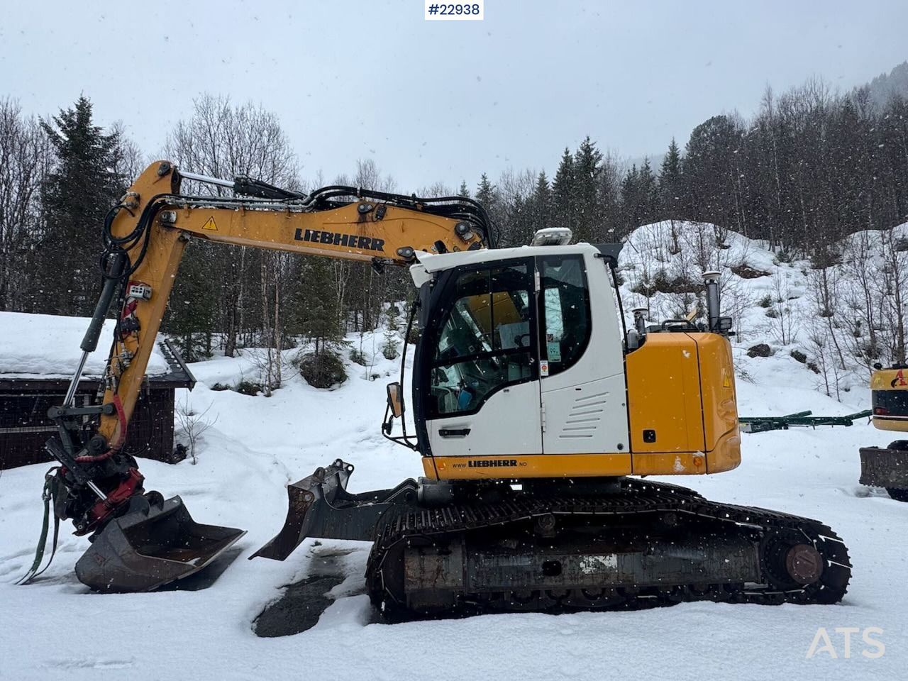 2018 Liebherr R914COMPACT crawler excavator, side view 2018 Liebherr R914COMPACT crawler excavator, side view