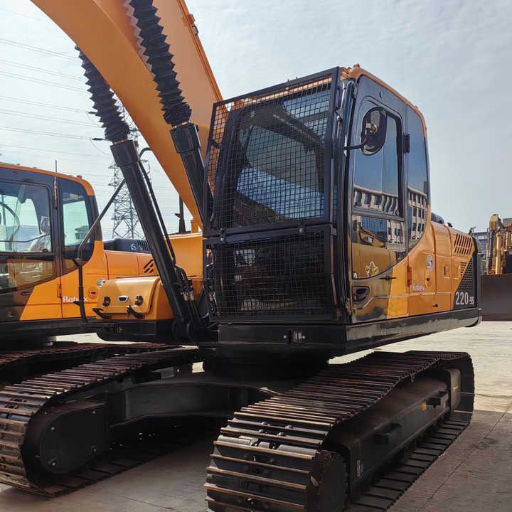 Hyundai R220LC-9S crawler excavator, side view Hyundai R220LC-9S crawler excavator, side view
