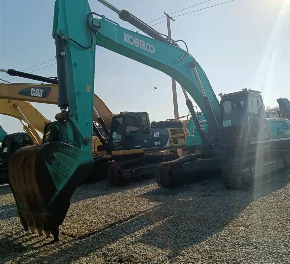 2017 Kobelco SK350D crawler excavator, front three-quarter view