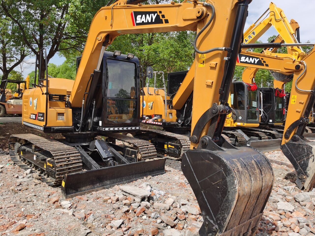 2020 Sany SY75C crawler excavator, front three-quarter view