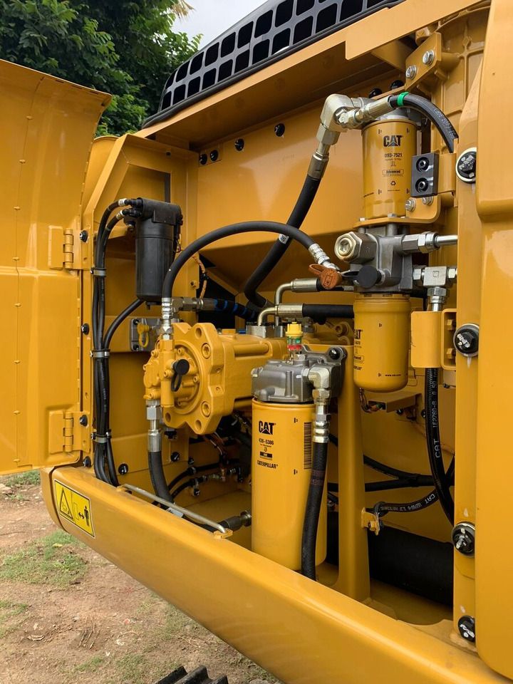2025 Caterpillar 323D3 crawler excavator engine compartment view 2025 Caterpillar 323D3 crawler excavator engine compartment view