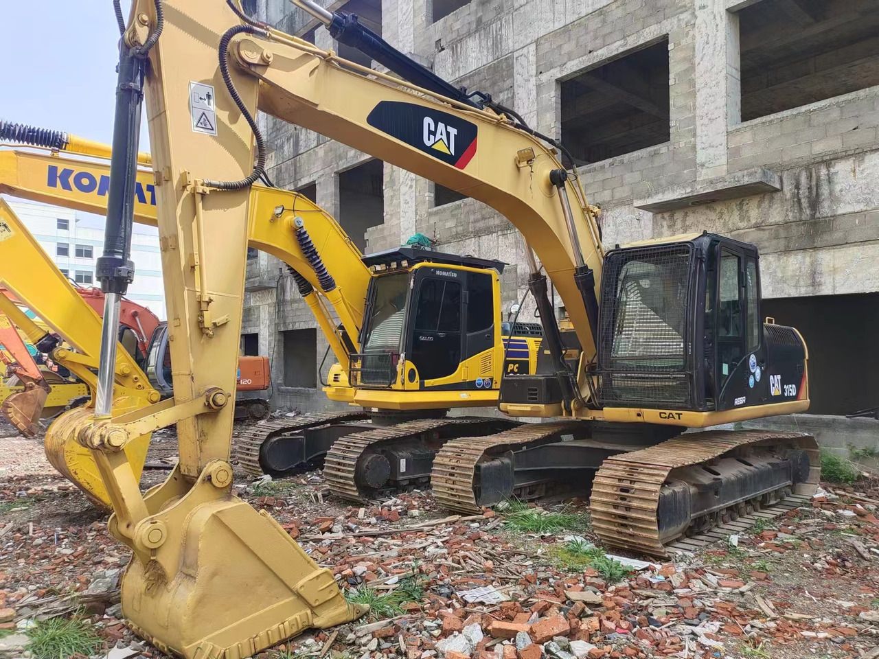 Escavatore cingolato Caterpillar 315D del 2018