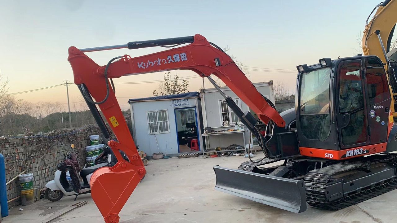 2024 Kubota KX183-3 mini excavator, side view 2024 Kubota KX183-3 mini excavator, side view