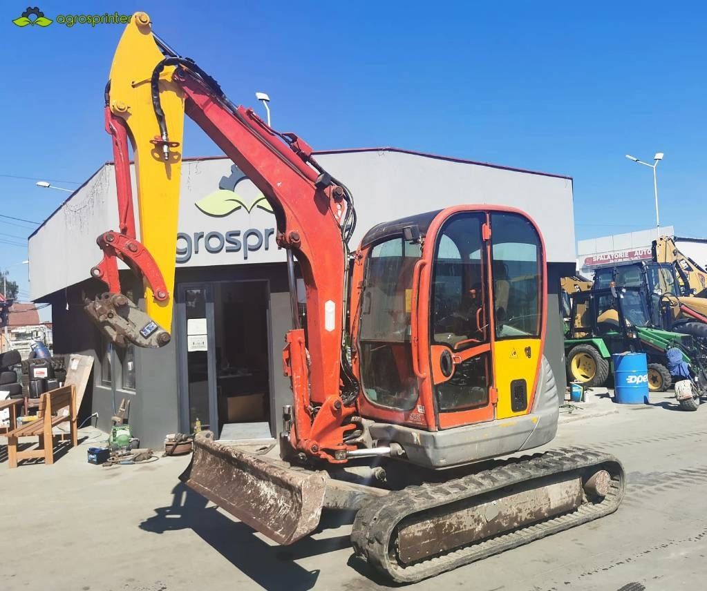 2014 JCB 8050 mini excavator, front three-quarter view 2014 JCB 8050 mini excavator, front three-quarter view