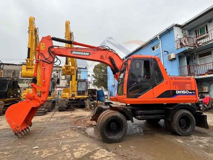 2021 Doosan DH150W-7 wheeled excavator, side profile view 2021 Doosan DH150W-7 wheeled excavator, side profile view