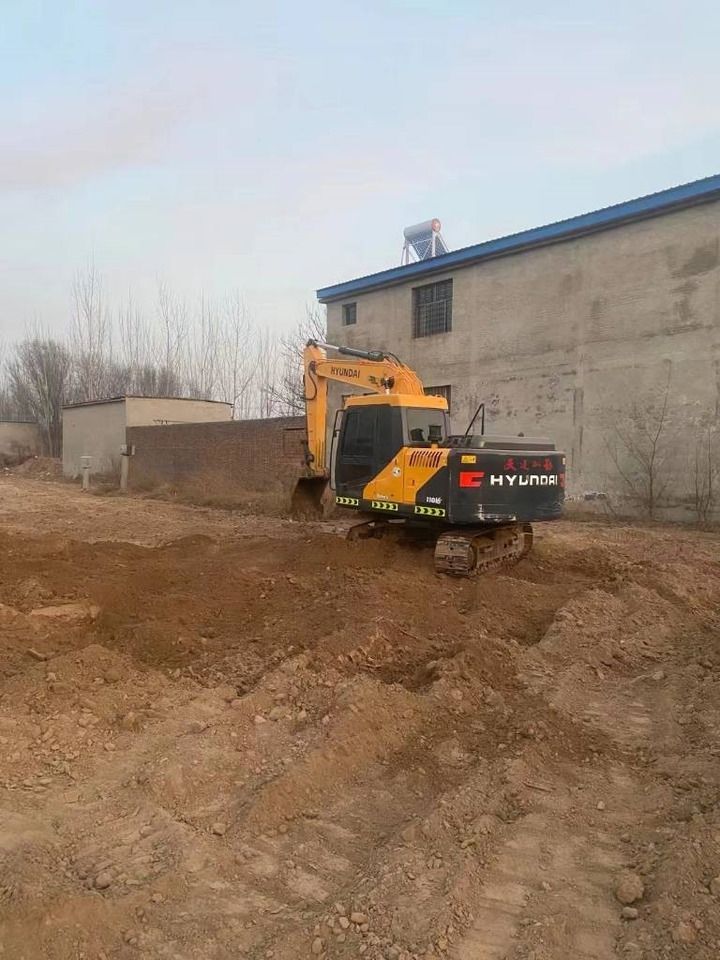 2023 Hyundai R110VS mini excavator, rear three-quarter view 2023 Hyundai R110VS mini excavator, rear three-quarter view