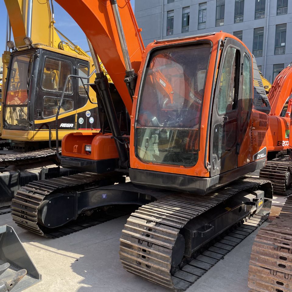 2022 Doosan DX140LC-9C crawler excavator, front three-quarter view 2022 Doosan DX140LC-9C crawler excavator, front three-quarter view