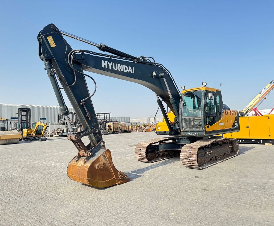 2019 Hyundai R210 crawler excavator, front three-quarter view 2019 Hyundai R210 crawler excavator, front three-quarter view