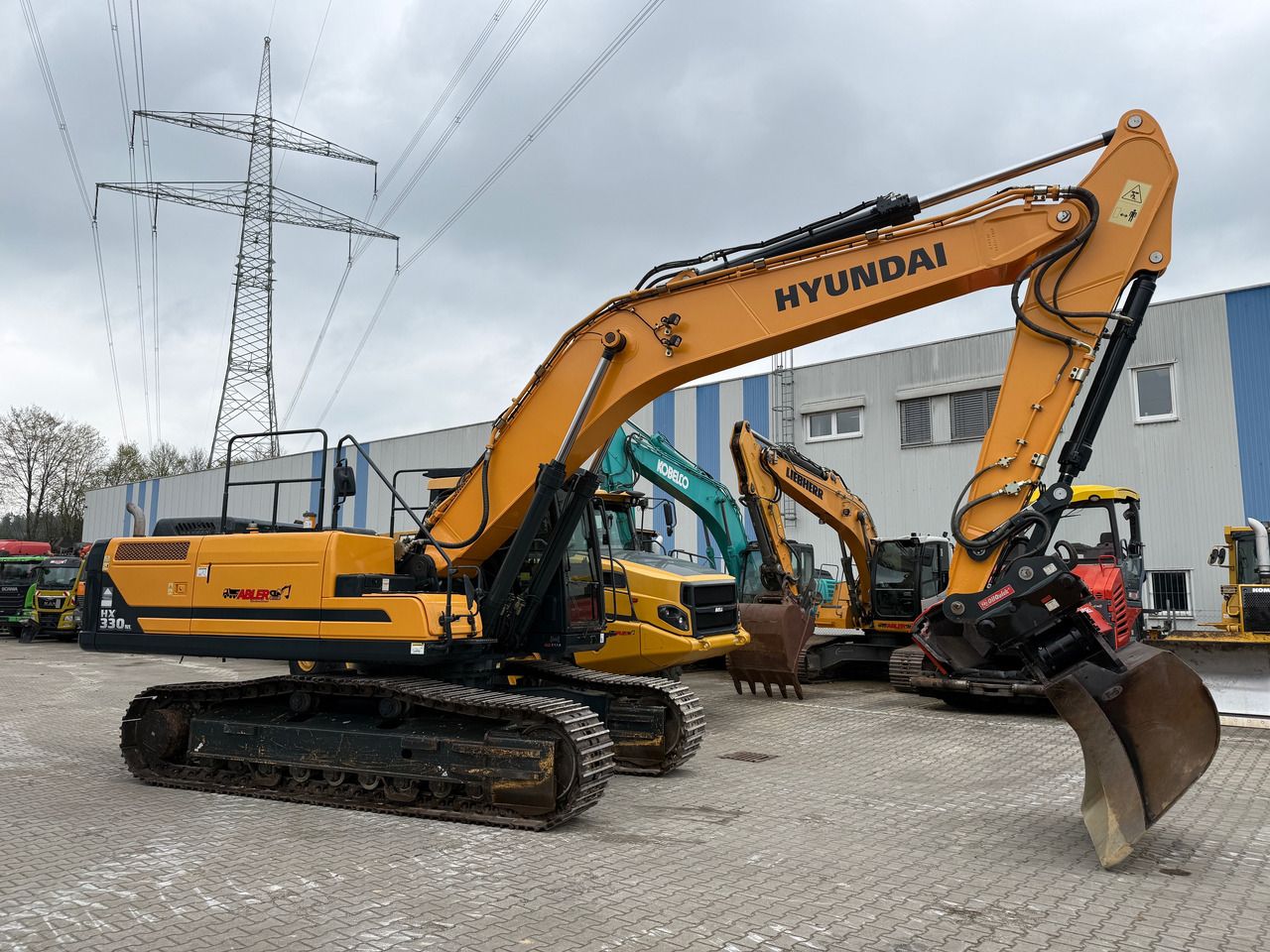 2017 Hyundai HX330 NL crawler excavator, side view 2017 Hyundai HX330 NL crawler excavator, side view