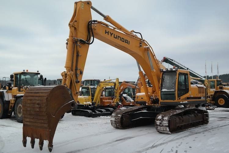 2008 Hyundai R360LC-7A crawler excavator, front three-quarter view 2008 Hyundai R360LC-7A crawler excavator, front three-quarter view