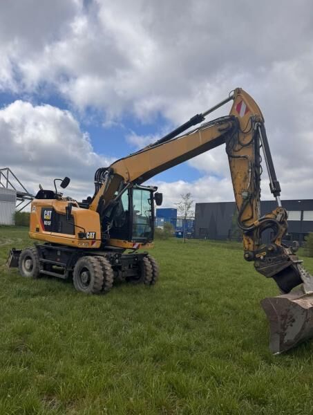 2020 Caterpillar M315F wheel excavator, side profile view
