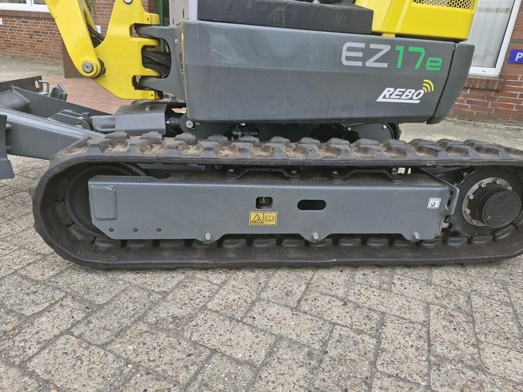 2022 Wacker Neuson EZ17E mini excavator side view 2022 Wacker Neuson EZ17E mini excavator side view