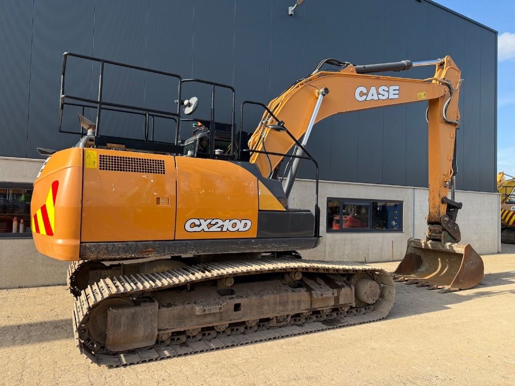 2019 CASE CX210D crawler excavator, side profile view 2019 CASE CX210D crawler excavator, side profile view