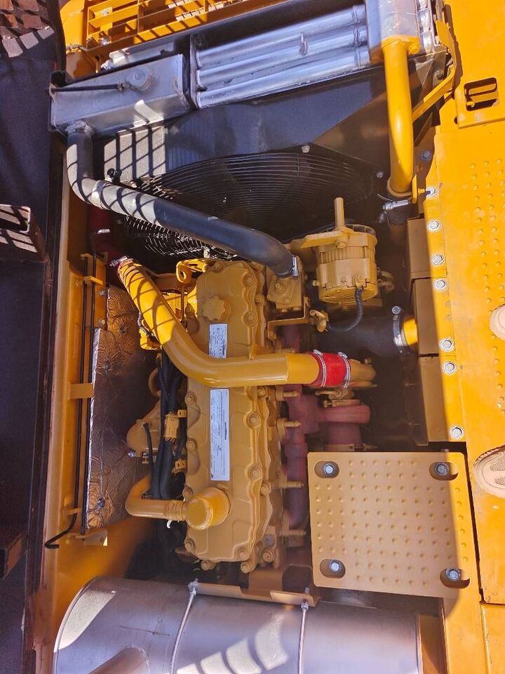 2024 Caterpillar 324D crawler excavator engine compartment view 2024 Caterpillar 324D crawler excavator engine compartment view