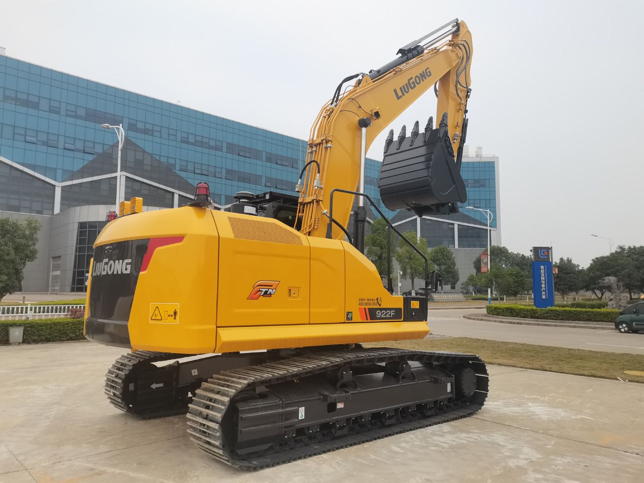 2026 LiuGong 922F crawler excavator, rear three-quarter view 2026 LiuGong 922F crawler excavator, rear three-quarter view