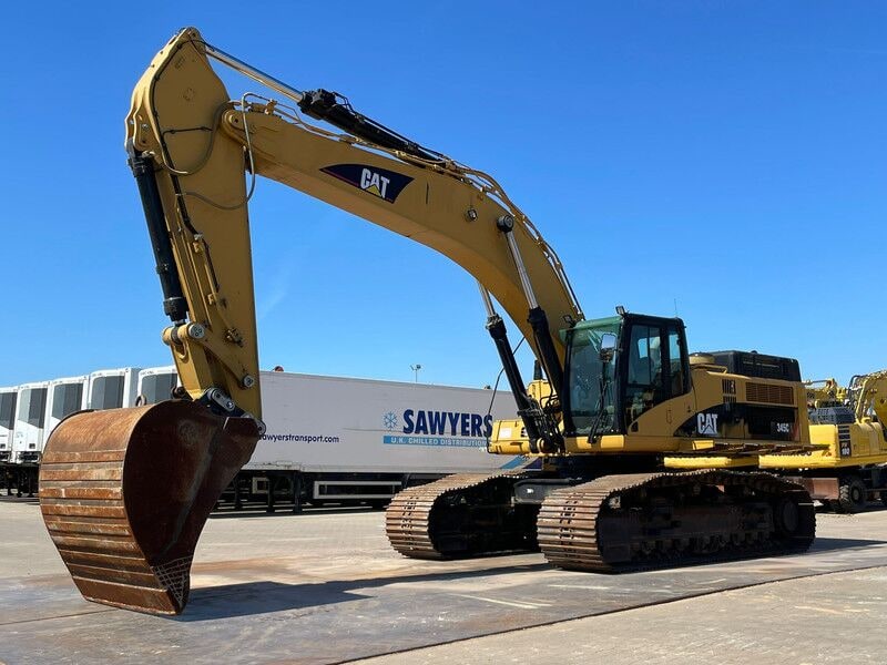 2008 Caterpillar 345C crawler excavator side view 2008 Caterpillar 345C crawler excavator side view