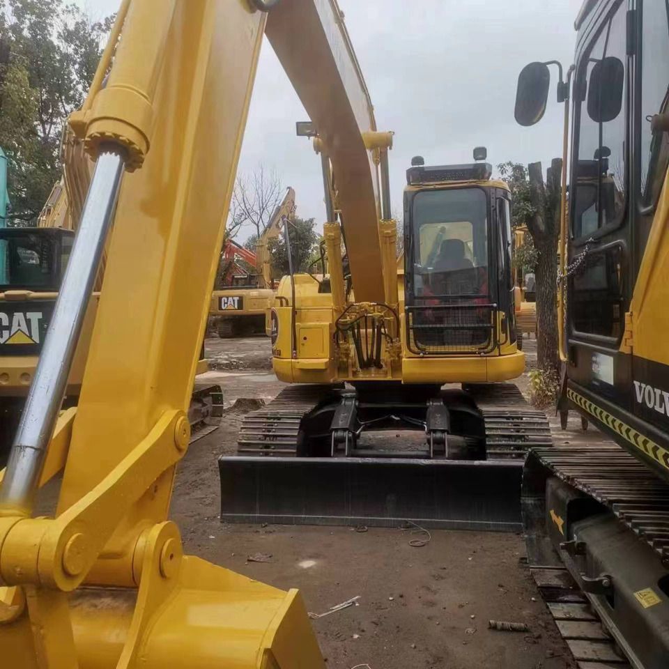 2023 Komatsu PC128US crawler excavator, rear view 2023 Komatsu PC128US crawler excavator, rear view