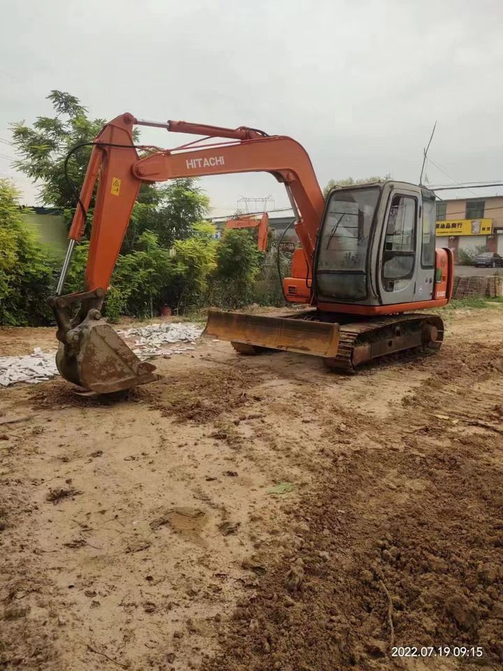 2017 Hitachi EX60-5 mini excavator, side profile view 2017 Hitachi EX60-5 mini excavator, side profile view